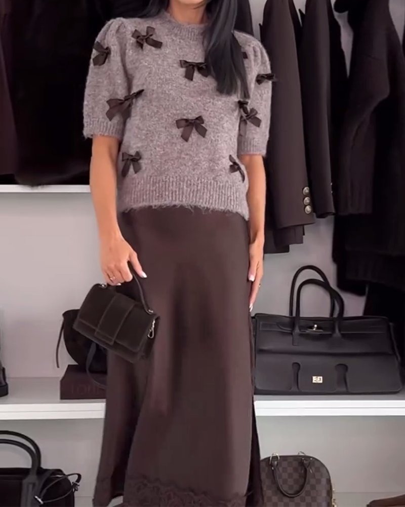 Round Neck Sweater with a Bow