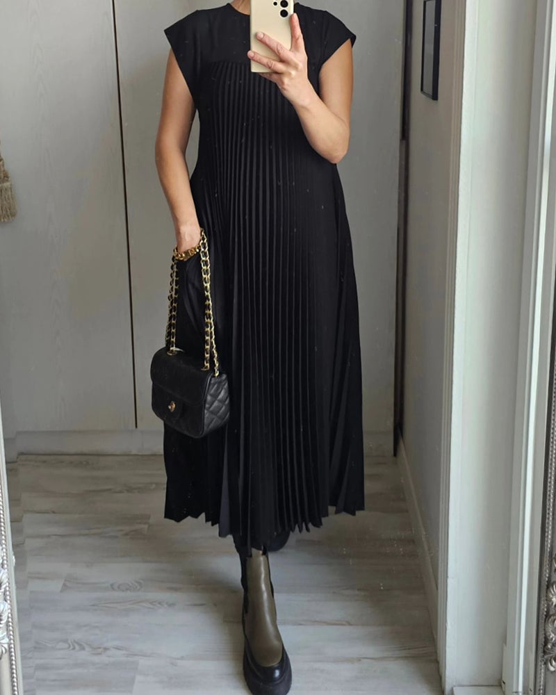 Linda | Stylish Flowing Pleated Dress