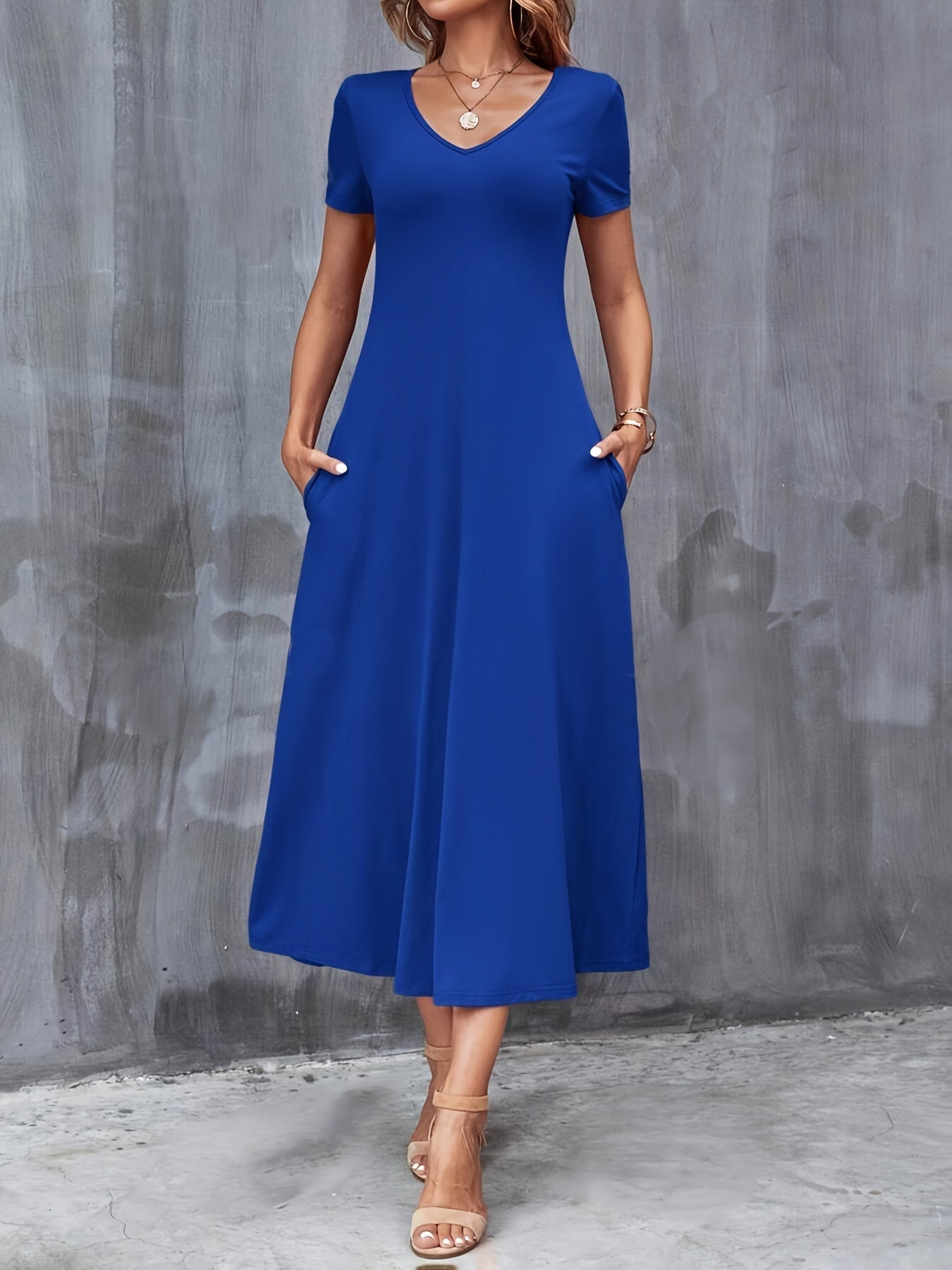 Brandy | Simple V-Neck Pocket Dress