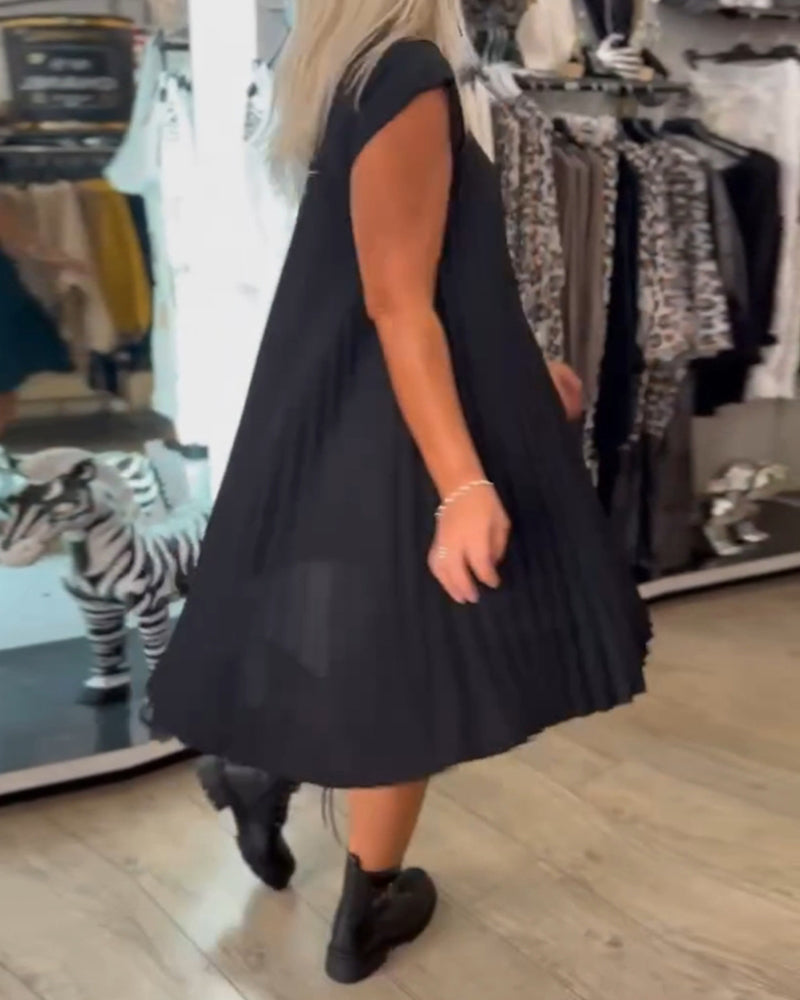 Short Sleeve Pleated Black Dress