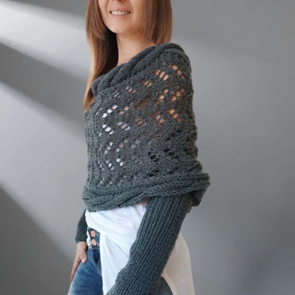 Louve | Elegant and Warm Shawl