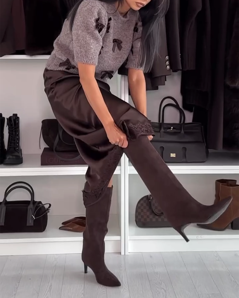 Round Neck Sweater with a Bow