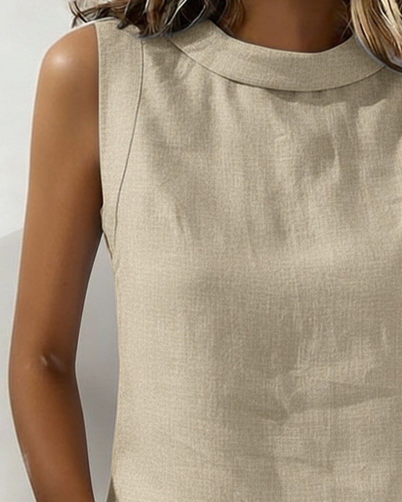 Elegant Sleeveless Collared Blouse