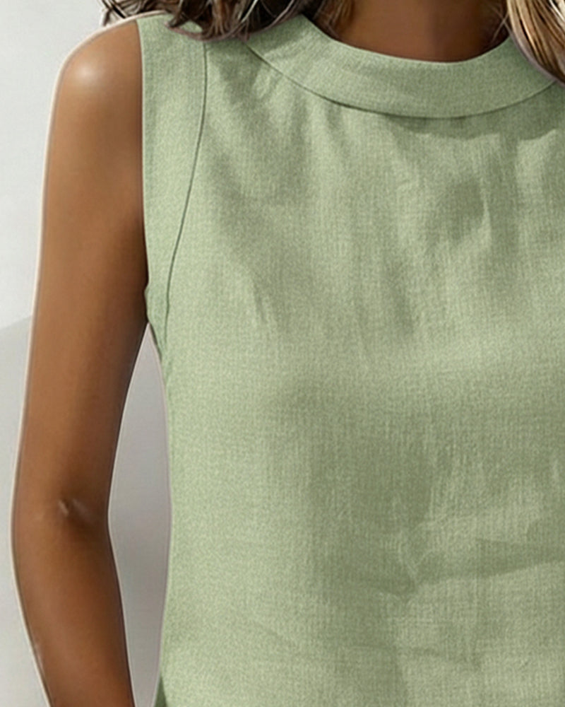 Elegant Sleeveless Collared Blouse