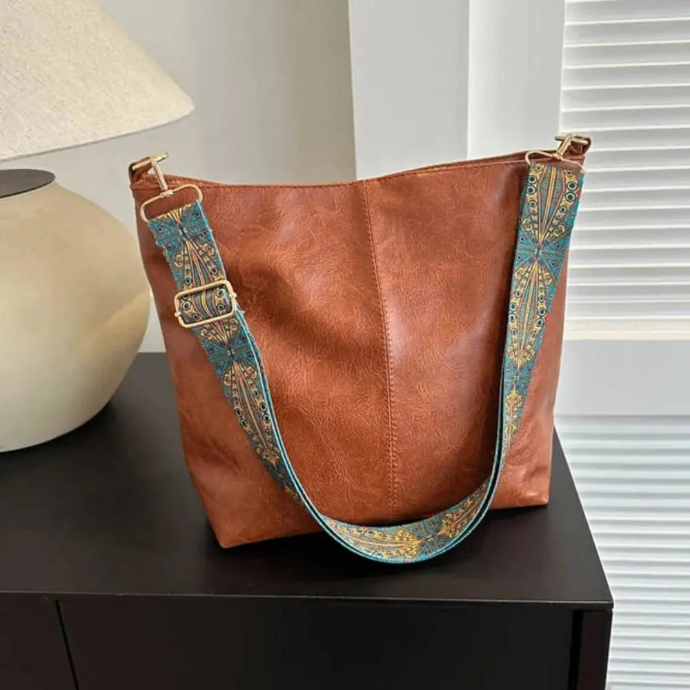 Ada | Vintage Charm Shoulder Bag