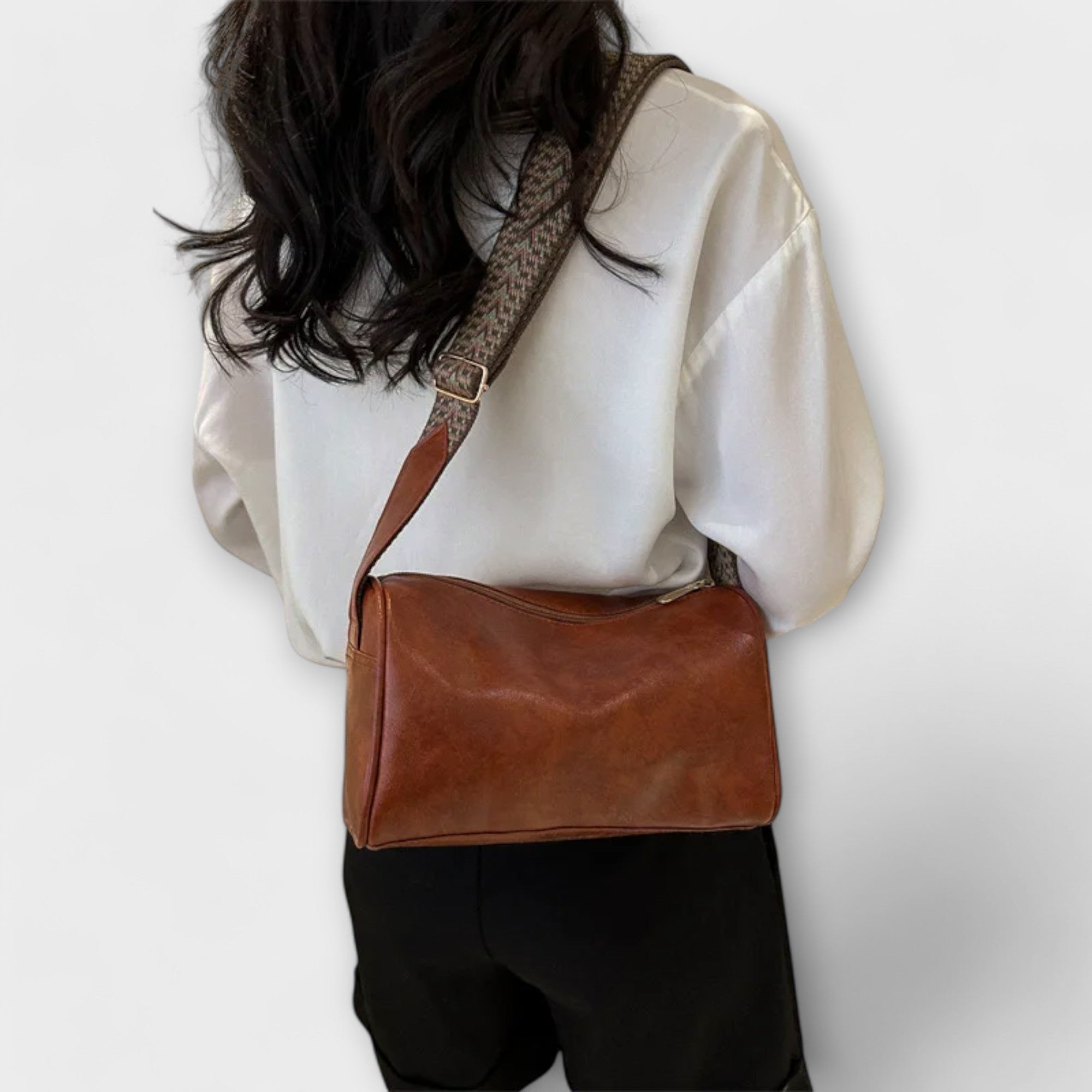Olivia - Vintage Crossbody Bag