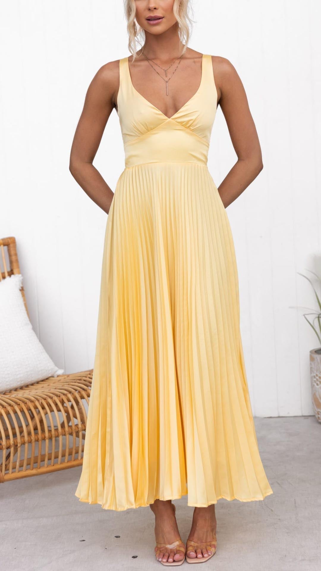 Lisa | Flowing Pleated Maxi Dress